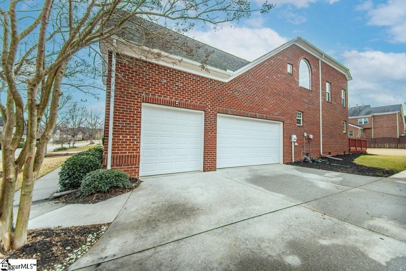 Property image 3 at 10 Ganibrille Court, Simpsonville, SC 29681