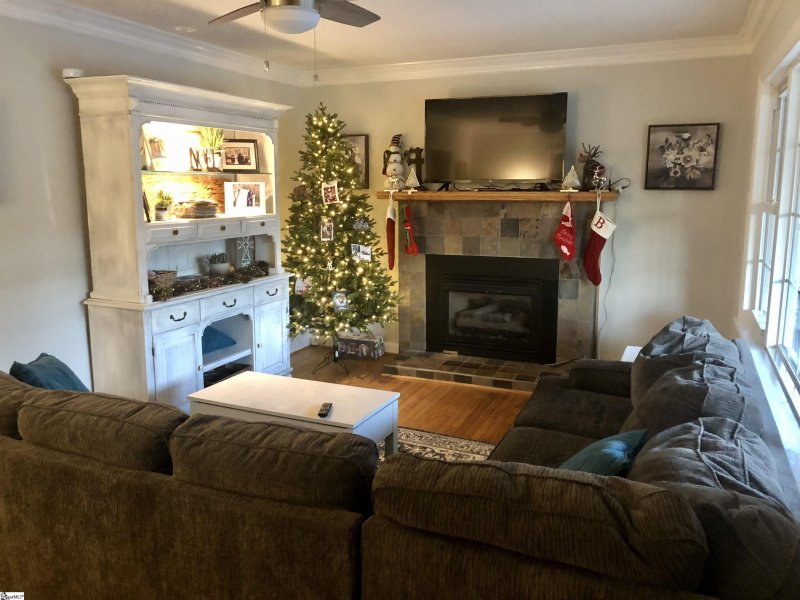 Property image 3 at 35 Conway Drive, Greenville, SC 29615