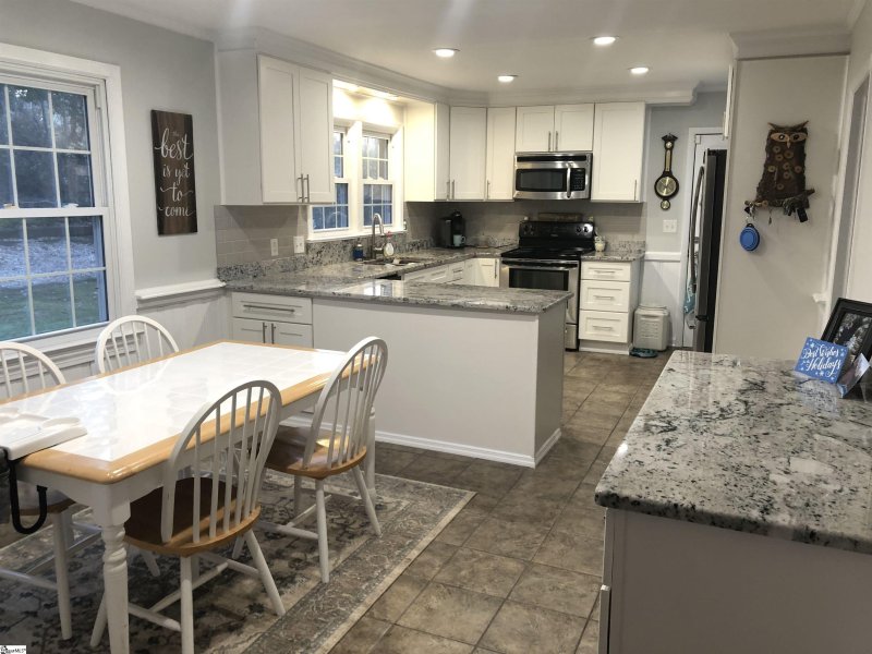 Property image 4 at 35 Conway Drive, Greenville, SC 29615