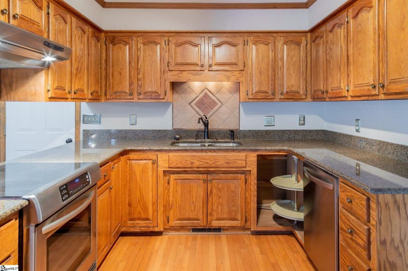 Property image 4 at 1 Staten Court, Taylors, SC 29687