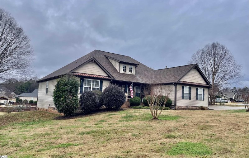 Property image 2 at 101 Stoneledges Lane, Taylors, SC 29687