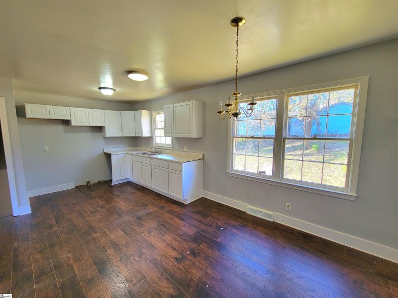 Property image 5 at 221 Stratford Road, Greenville, SC 29605