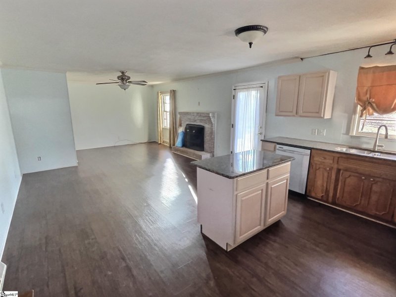 Property image 2 at 703 Avon Drive, Taylors, SC 29687-3952