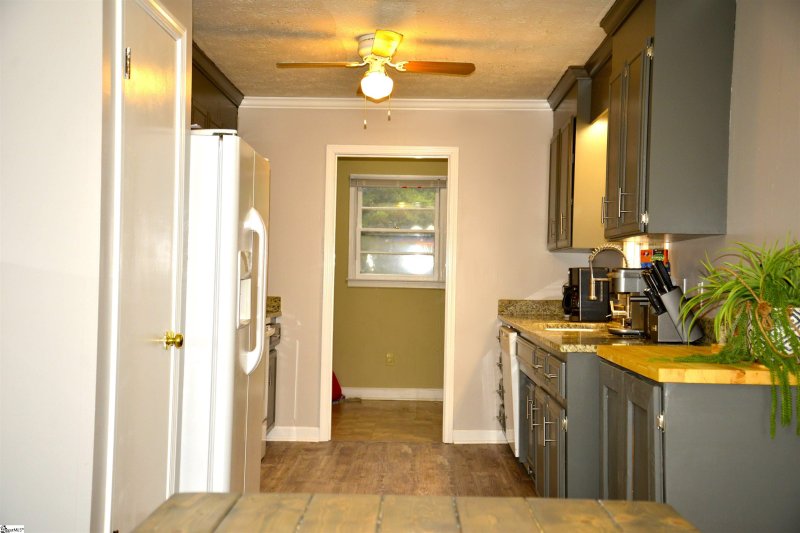 Property image 2 at 102 Chestnut Drive, Easley, SC 29642