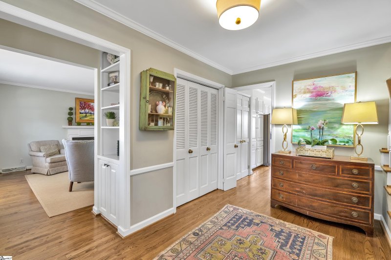 Property image 3 at 25 Fontaine Road, Greenville, SC 29607