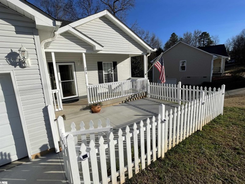 Property image 4 at 298 N Orchard Drive, Taylors, SC 29687