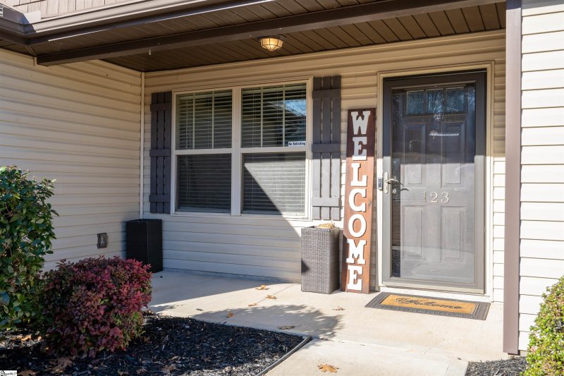 Property image 2 at 123 Autumn Hill Road, Greer, SC 29651