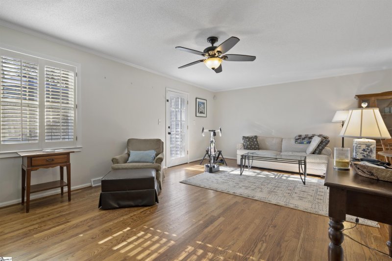 Property image 5 at 114 Village Court, Greer, SC 29651