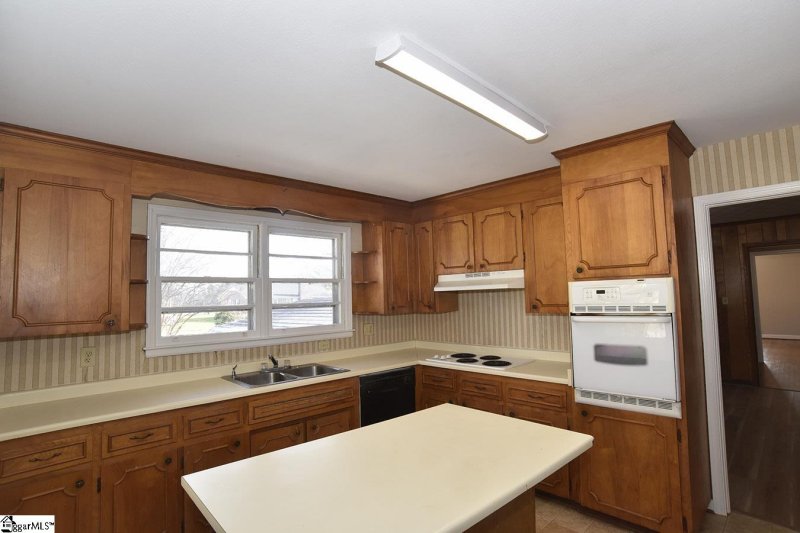 Property image 2 at 1203 S Highway 14, Greer, SC 29650