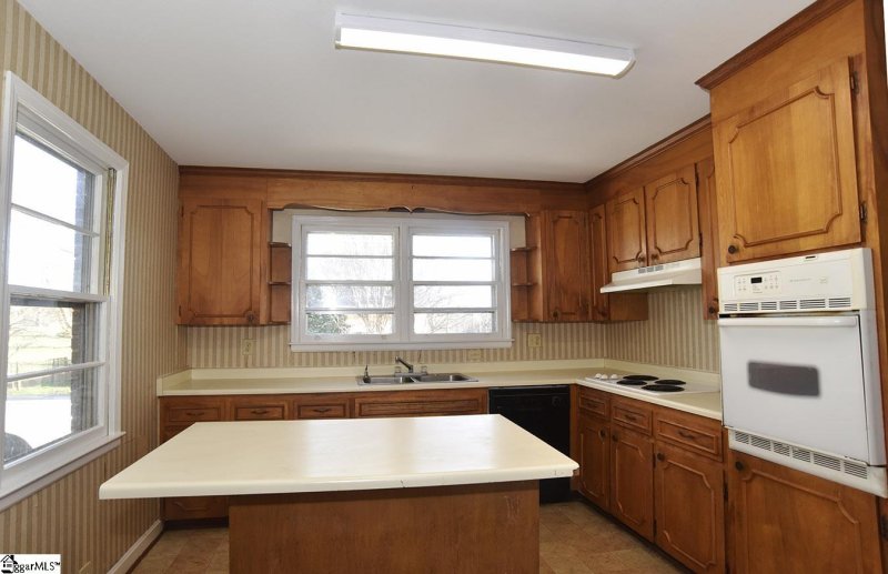 Property image 3 at 1203 S Highway 14, Greer, SC 29650