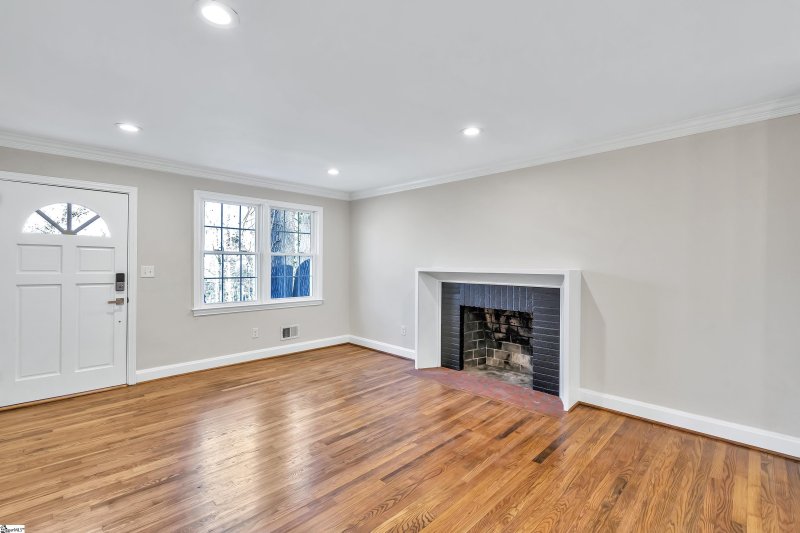 Property image 2 at 122 Brookside Circle, Greenville, SC 29609