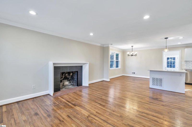 Property image 3 at 122 Brookside Circle, Greenville, SC 29609