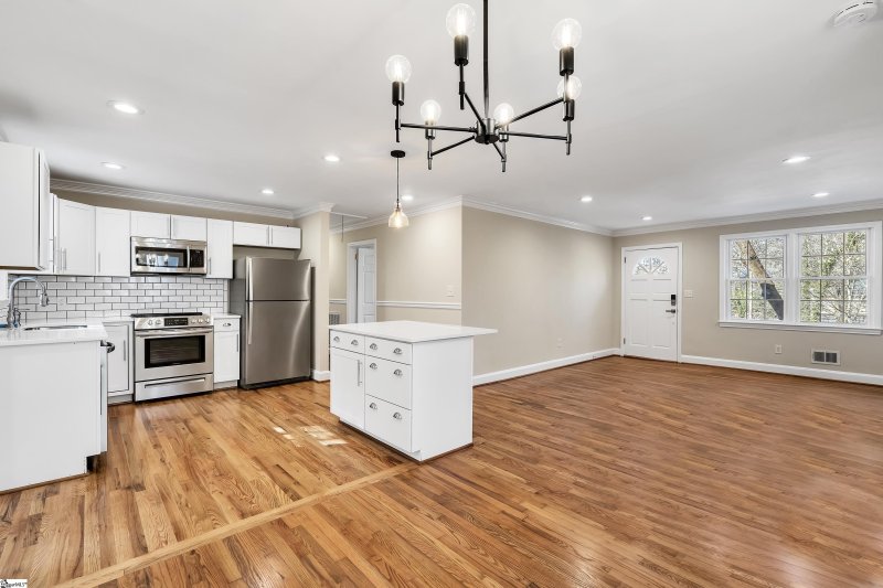 Property image 5 at 122 Brookside Circle, Greenville, SC 29609