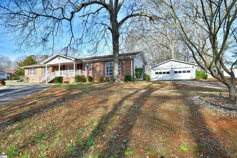 Property image 2 at 2 Verner Drive, Greenville, SC 29617