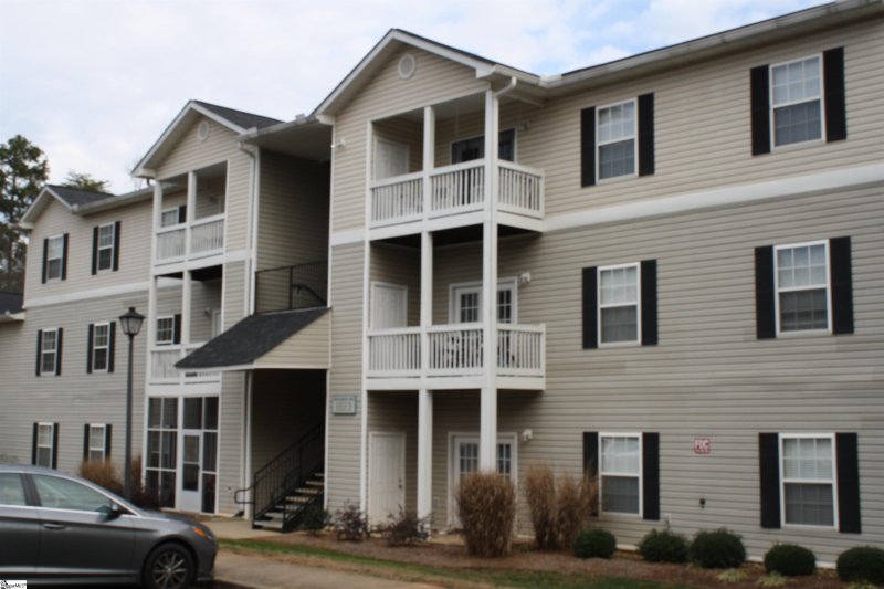 522 McKenna Circle
