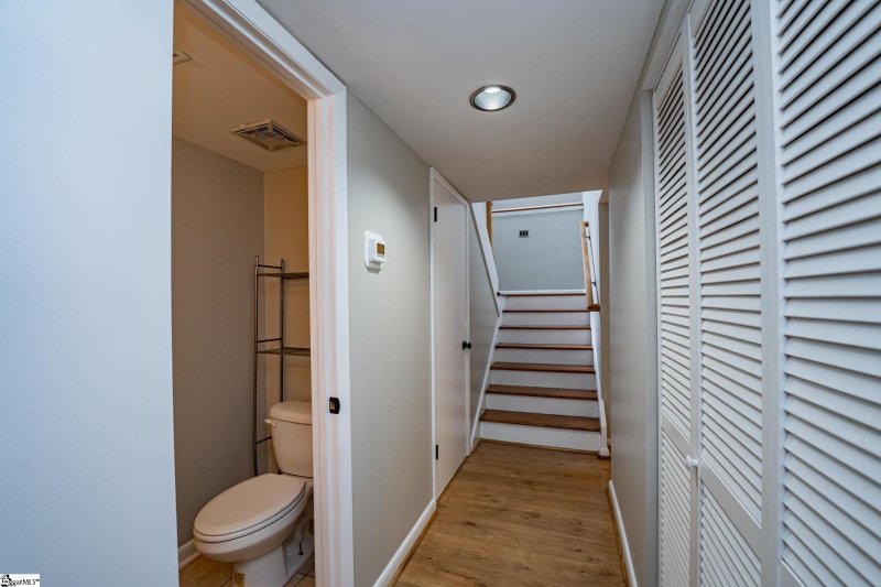 Property image 5 at 35 Briarglen Place, Greenville, SC 29615