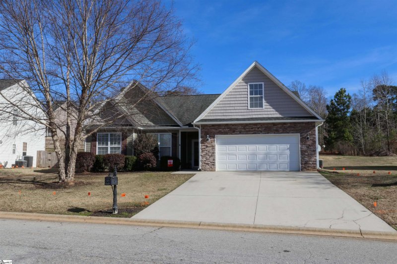 Property image 2 at 105 Eastpark Way, Easley, SC 29642