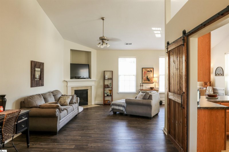 Property image 4 at 105 Eastpark Way, Easley, SC 29642