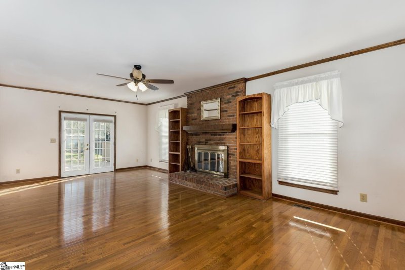 Property image 3 at 3 Pike Street, Simpsonville, SC 29681