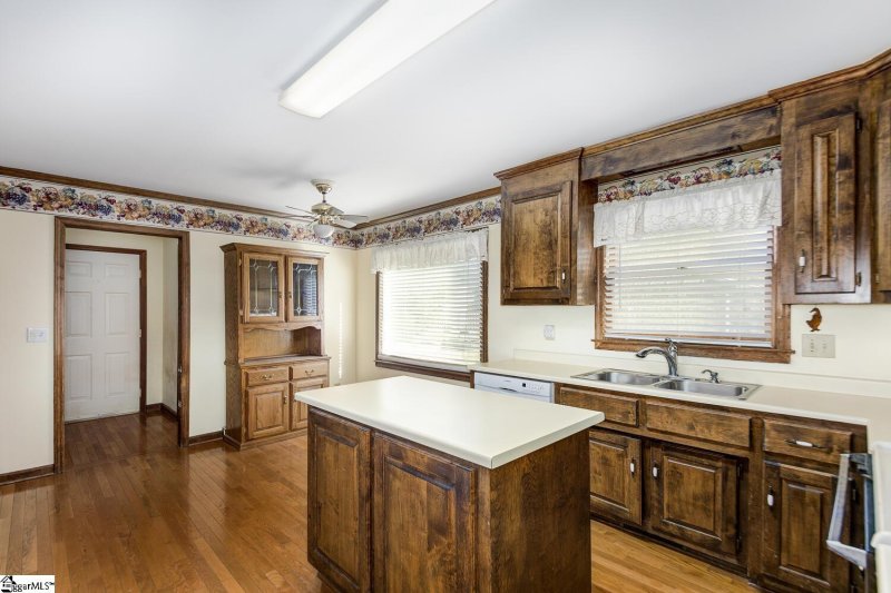 Property image 5 at 3 Pike Street, Simpsonville, SC 29681