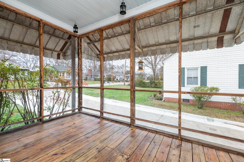 Property image 4 at 20 Simmons Avenue, Greenville, SC 29607