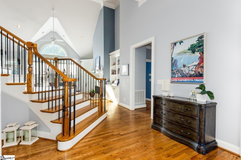 Property image 2 at 100 Norman Place, Greenville, SC 29615