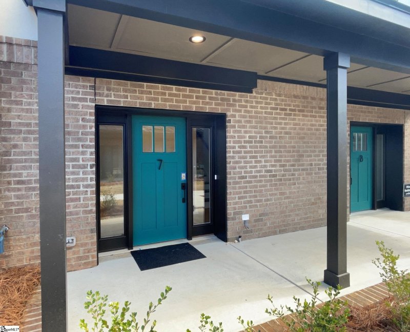 Property image 2 at 121 W Stone Avenue, Greenville, SC 29601