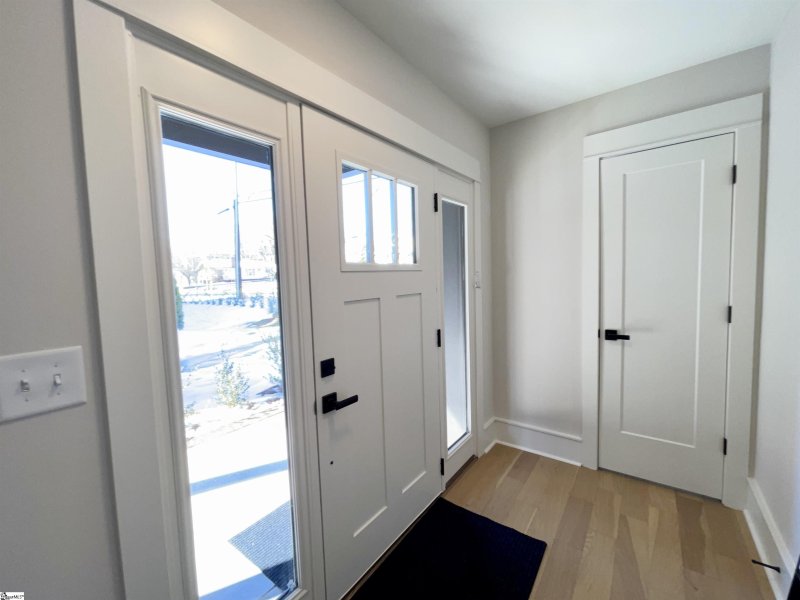 Property image 3 at 121 W Stone Avenue, Greenville, SC 29601