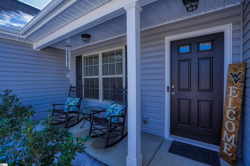 Property image 2 at 411 Peaksview Drive, Simpsonville, SC 29681-8180