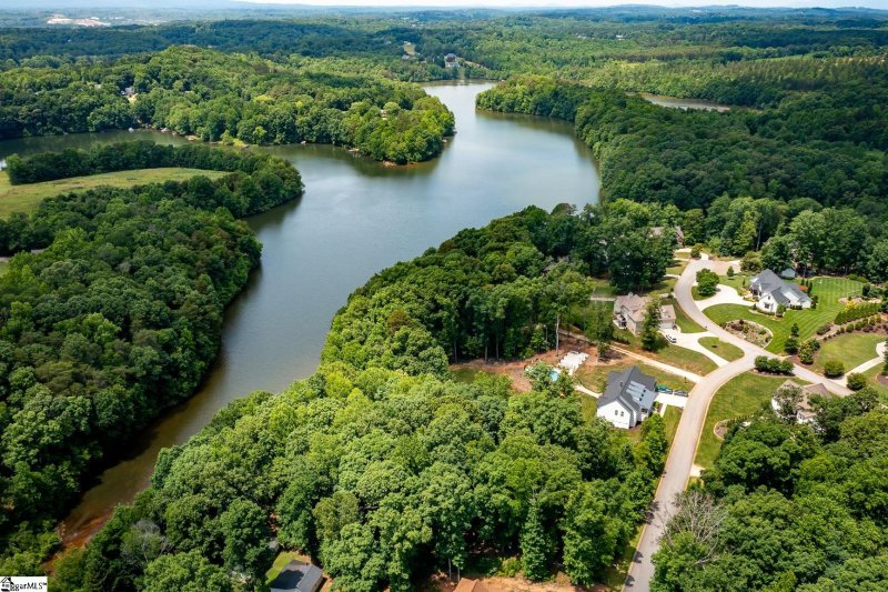 Property image 5 at 25 Blue Gill Drive, Greer, SC 29651