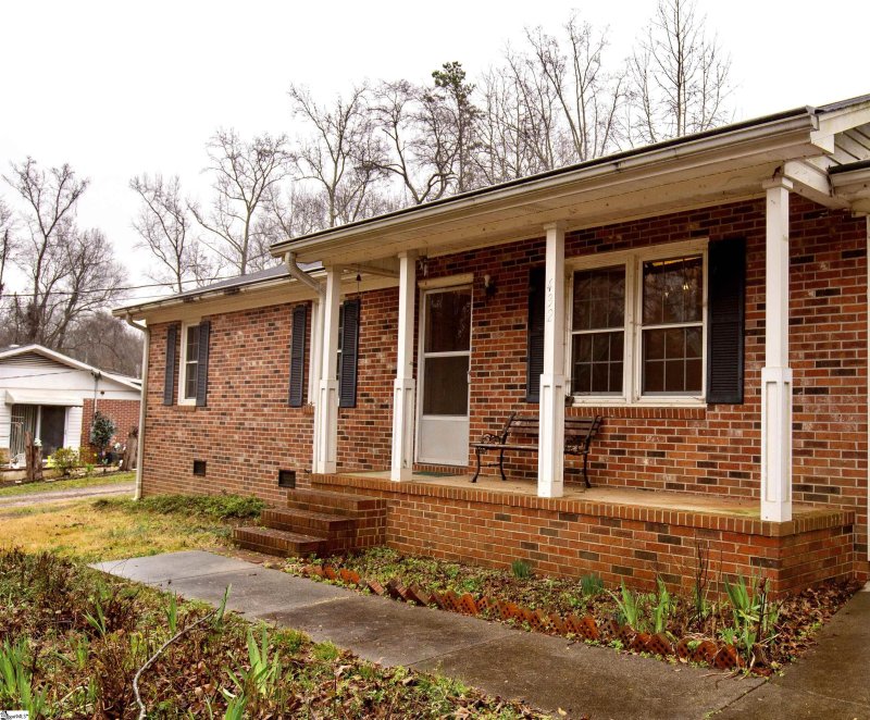 Property image 2 at 432 Churchill Circle, Greenville, SC 29605