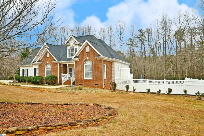 304 Fairforest Way