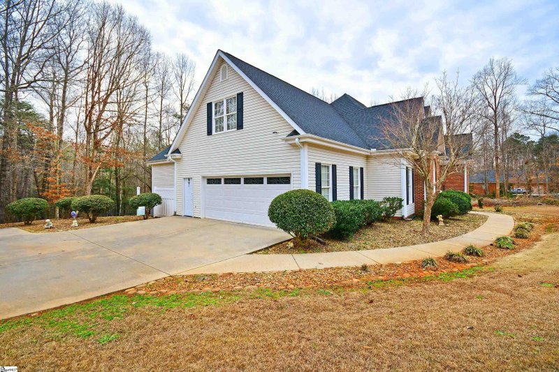 Property image 2 at 304 Fairforest Way, Pickens, SC 29671
