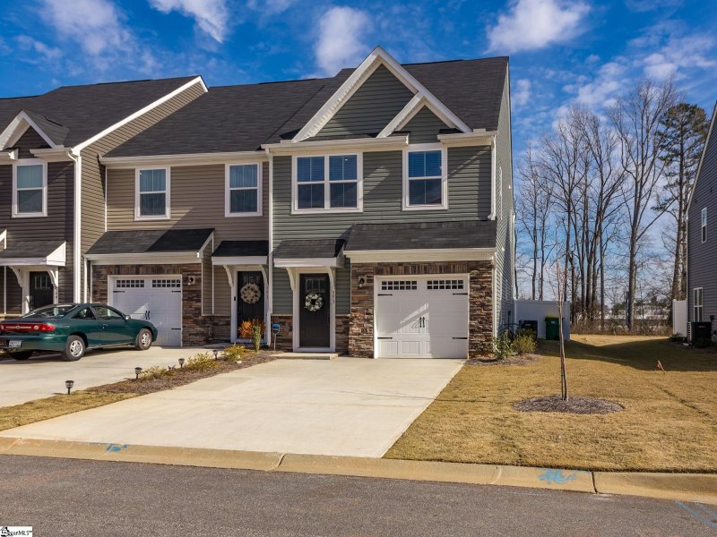 Property image 2 at 553 Preakness Run, Spartanburg, SC 29301