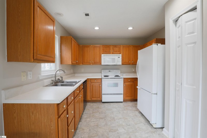 Property image 2 at 107 Acacia Drive, Simpsonville, SC 29681