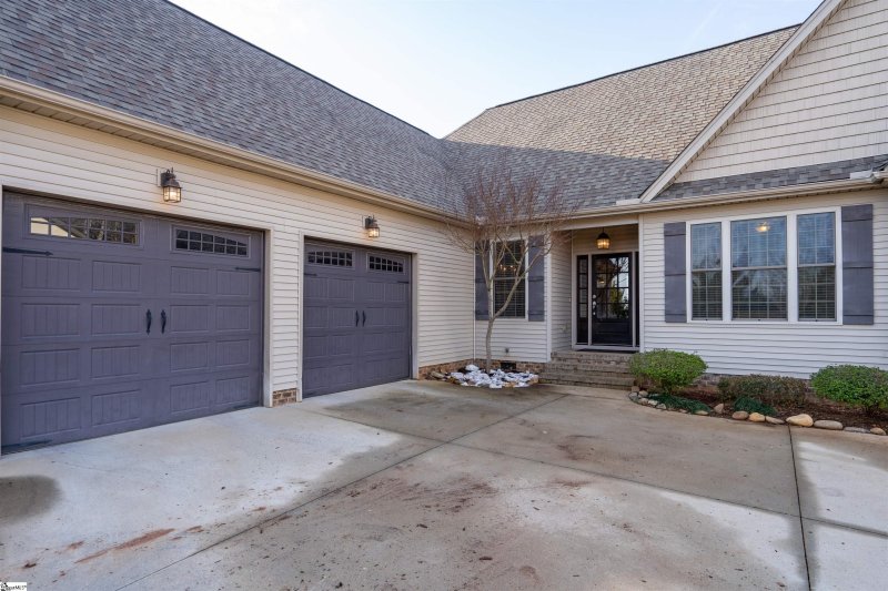 Property image 3 at 104 Brown Farm Way, Taylors, SC 29687