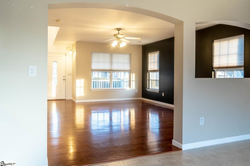 Property image 4 at 100 Maximus Drive, Greer, SC 29651