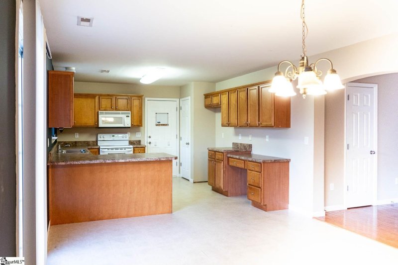 Property image 5 at 100 Maximus Drive, Greer, SC 29651