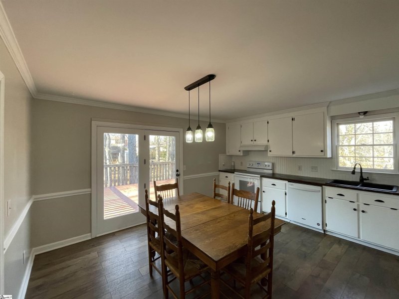 Property image 4 at 215 Richmond Drive, Greenville, SC 29617