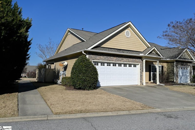 Property image 2 at 248 Louisville Drive, Greenville, SC 29607