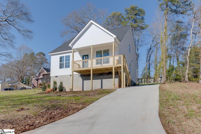 106 Crosby Circle