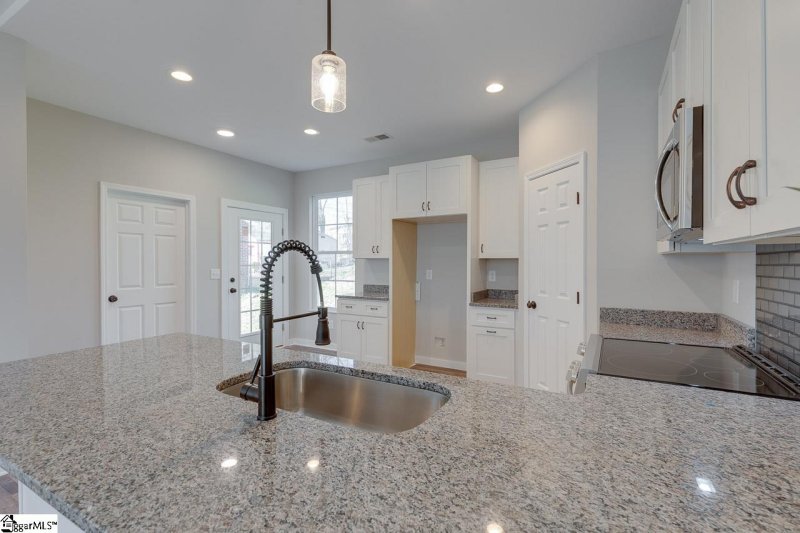 Property image 5 at 106 Crosby Circle, Greenville, SC 29605