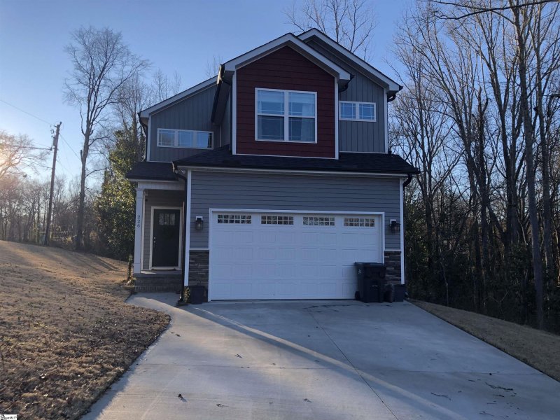 Property image 2 at 226 Alice Farr Drive, Greenville, SC 29617-1506