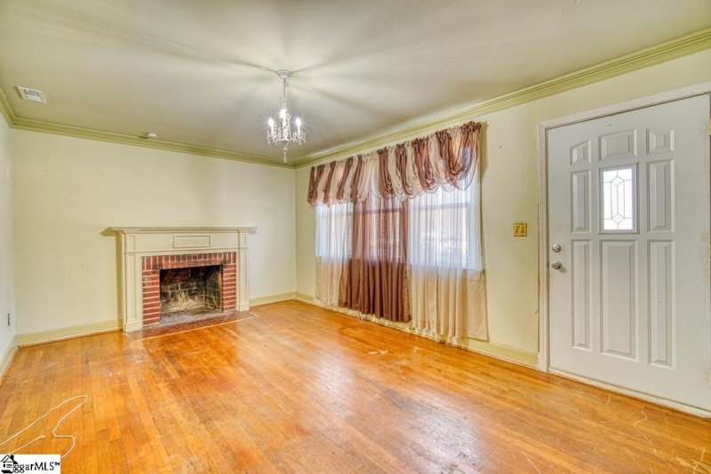 Property image 5 at 104 S Rockview Drive, Greenville, SC 29609