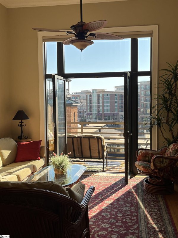 Property image 3 at 112 W Broad Street, Greenville, SC 29601