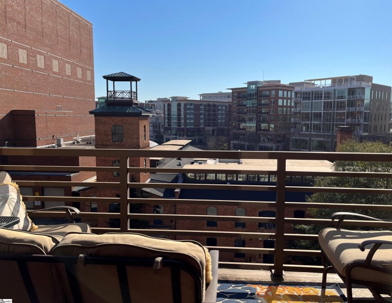 Property image 4 at 112 W Broad Street, Greenville, SC 29601