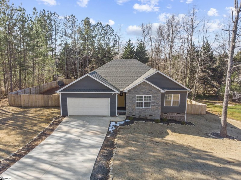 Property image 2 at 106 Paper Birch Lane, Pickens, SC 29671