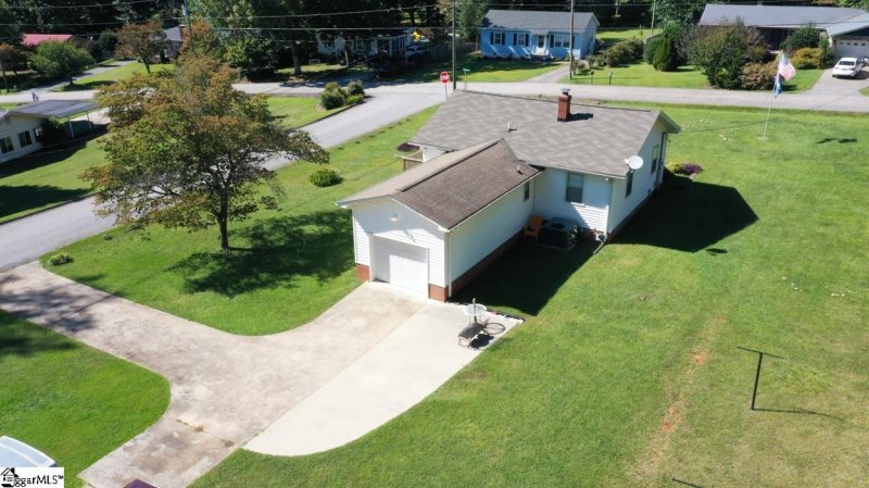 Property image 2 at 117 Carolyn Road, Easley, SC 29642