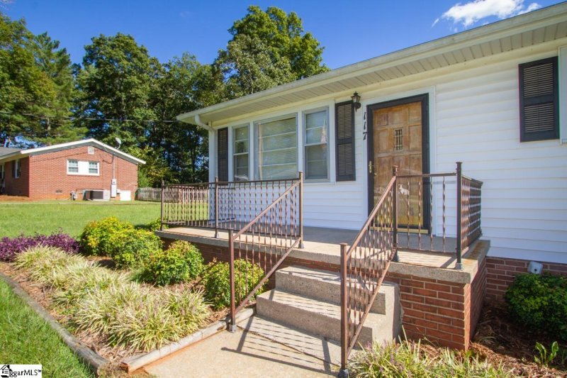 Property image 4 at 117 Carolyn Road, Easley, SC 29642