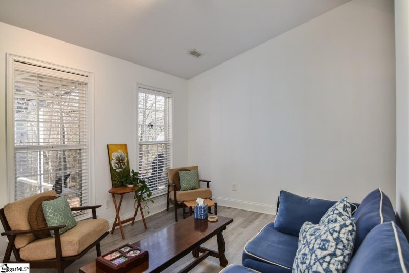 Property image 3 at 23 Southern Height Drive, Greenville, SC 29607